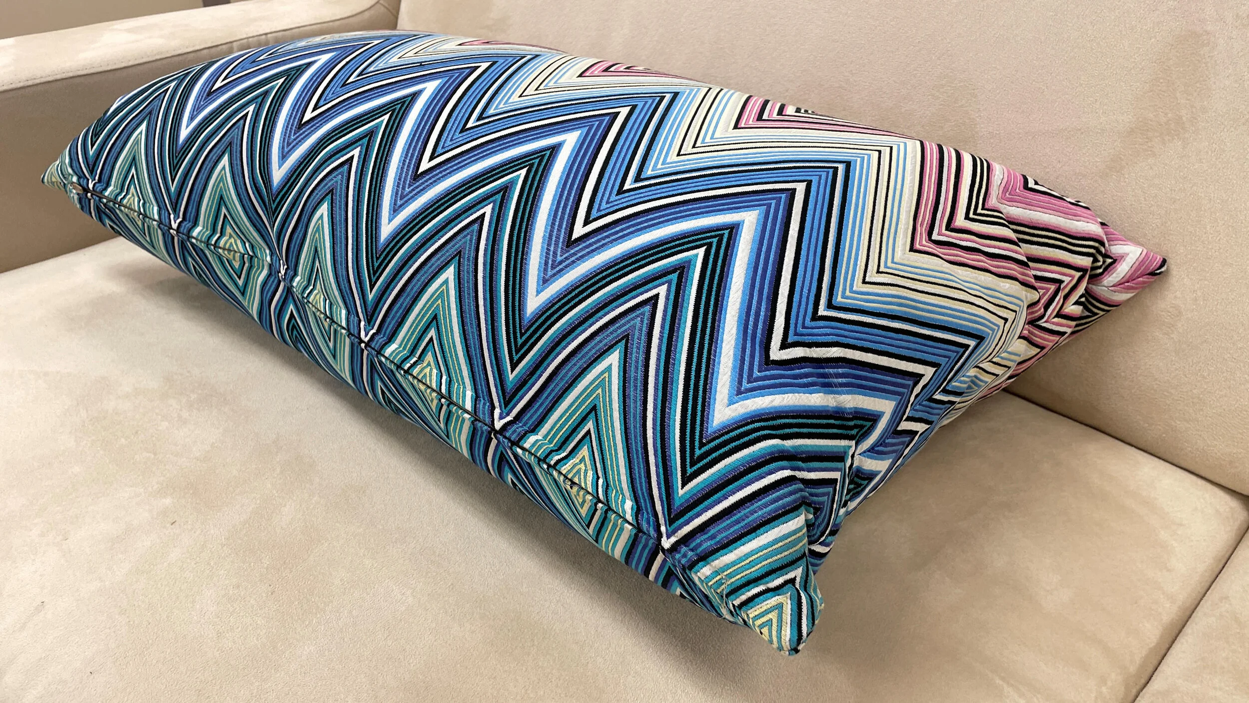 Encore Furniture Gallery-Missoni 29-Inch Accent Bolster or Kidney